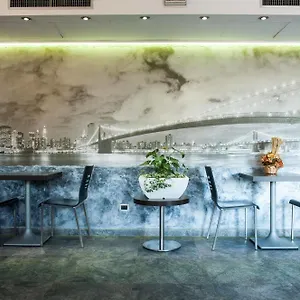 https://orange-motel.it-lombardy.com